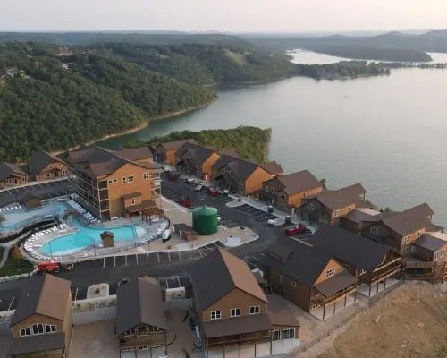 Sunnyside Haven- 7BR- Sleeps 22! Close to Silver Dollar City & Dogwood Canyon! Hotels in Pine B Township