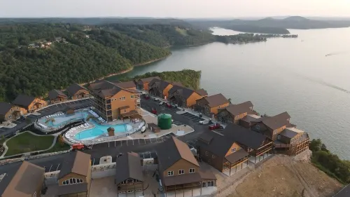 Sunnyside Haven- 7BR- Sleeps 22! Close to Silver Dollar City & Dogwood Canyon!