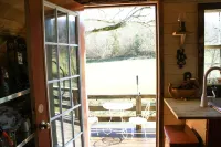 Rustic Fall Cottage | Pet Friendly