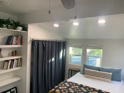 Newly Updated Retro Beach Rental 오션 비치 호텔