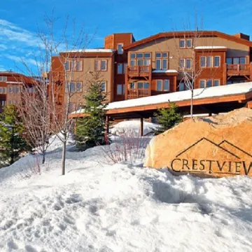 Top-Floor Condo w/ Mountain Views, Loft, Heated Garage – Sleeps 5