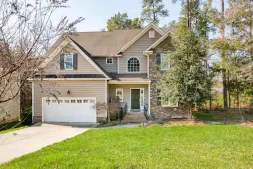Beautiful and Spacious home w/Outdoor Kitchen