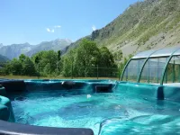 Apartment 6 people + south facing balcony + Pool and Jacuzzi