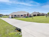 Perfect Stay in Ranch-like House with Huge Backyard! Hotels in Forney