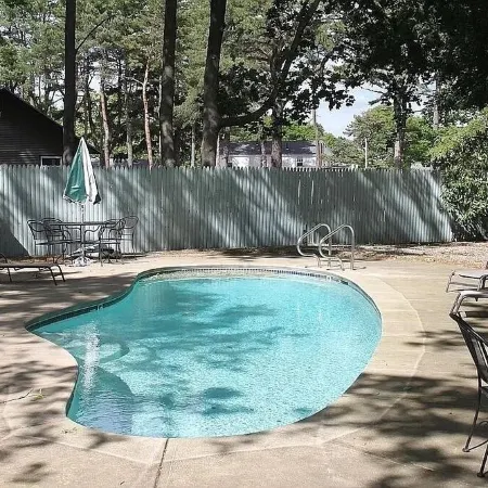 Condo Rental - Short Walk to Footbridge Beach