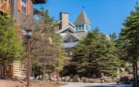 Charming 3 BR Summit condo, mins walk to slopes Отели в г. 