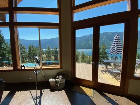 Amazing Views, Private lodge, Hot Tub and Sauna for a dreams vacation