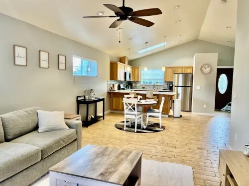 Cozy and quiet Detached unit 1 bedroom in Beaverton area