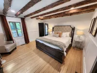 Amazing log cabin - 5 acre stocked pond - 16 acres - Minutes to Kings Dominion