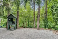 Beautiful place+great location  with large smart TV.