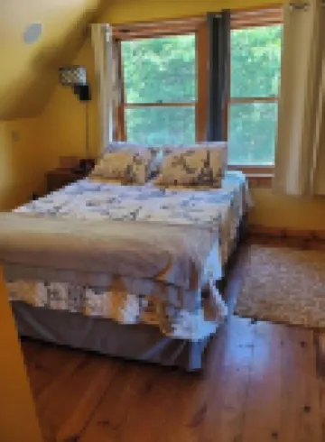 Great cabin on a tidal river, just minutes from Acadia National Park.