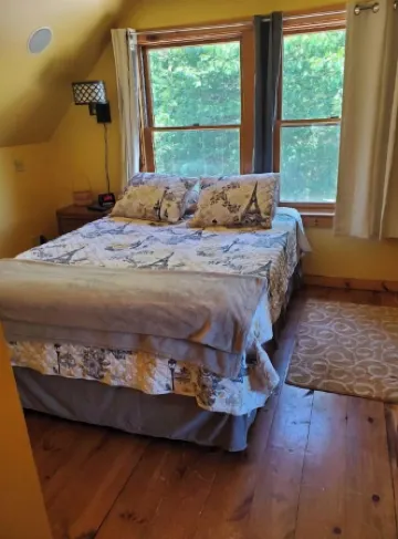 Great cabin on a tidal river, just minutes from Acadia National Park.