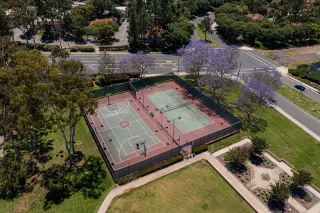 Chic Nest parent’s favorite! Irvine, Laguna, Best location!