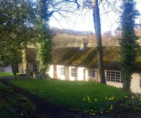 A stylish cottage, in the heart of the delightful  village of Grosmont 格羅斯蒙特住宿飯店