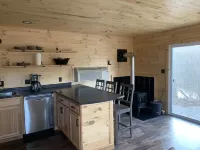Tranquil creek view cabin