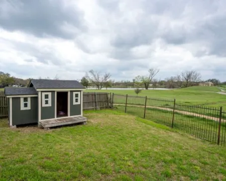 2 King Beds in This Relaxing Home on the Greenbelt. Hotels in Buda