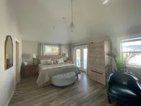 Luxuriously comfortable & peaceful getaway downtown Ashland, with views.