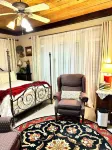BoisD’Arc Bungalow and Suites - private Studio Type Suite - queen bed - 4 estrellas