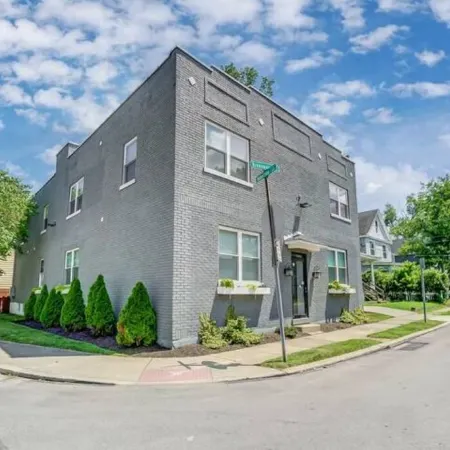 Walkable to Oakley Square-Newly Renovated-King Bed