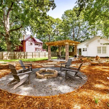 Hip and Historic Home Awaits You!  Stroll downtown/Steps away from UCA and CBC