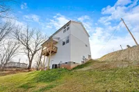 Mtn Views, 20 Mins to Asheville, 12 Mins to Skiing, Arcade Games