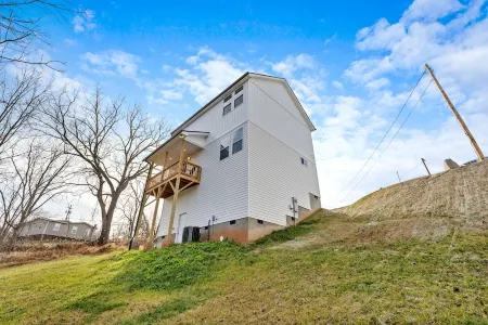 Mtn Views, 20 Mins to Asheville, 12 Mins to Skiing, Arcade Games