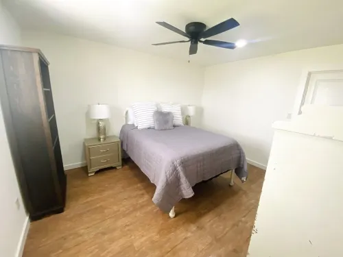 Renovated 1-3 bedroom barn house, minutes to town