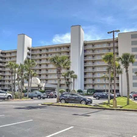 Sterling Sands 313 - on the Beach! Renovated 2B/2B w/Pool/Hot Tub/Garage Parking