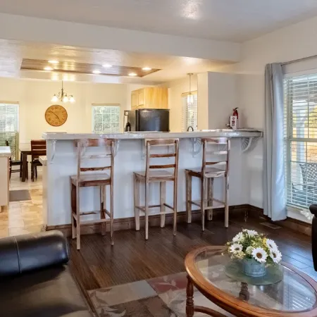 Kanab Paradise House with 2 King Beds Close to Hiking Trails