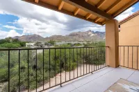 Desert Hideaway - Modern 2 Bdr w/ Mountain Views, Pool, & Hot Tub