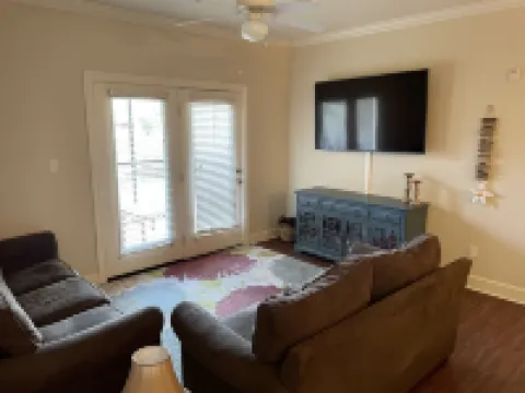 Park Ave Condo close to OWA and Alabama Beaches