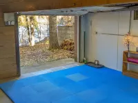 2500 SF Remodeled Cottage on a Quiet Lake in the Woods Hotels in Newbold