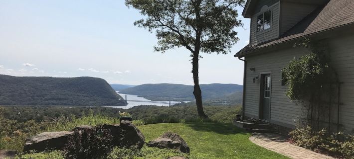 Serene Mountain Top Views overlooking Hudson River and Surrounding Highlands Hotels in Orange County