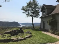 Serene Mountain Top Views overlooking Hudson River and Surrounding Highlands - WiFi