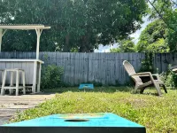Coastal Bliss: Fenced Yard, 4K TV, Near Beaches! Các khách sạn gần Smoke Inn Cigars Boynton Beach
