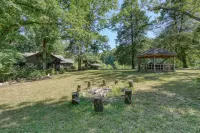 Rustic Historical Cabin Near Wineries & Gold Mines