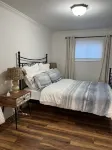 Cozy 1-bedroom apartment, water views in wonderful New Haven with WiFi, AC
