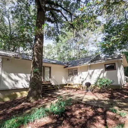 Lake Lodge - 2 bed / 2 bath Cabin
