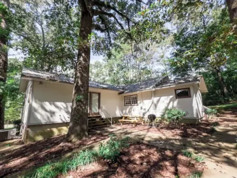 Lake Lodge - 2 bed / 2 bath Cabin