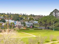 East Toowoomba, sleeps 6, opposite Queens Park