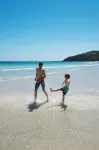 Apartment amongst the Kangaroos and only a 3 minute walk to Snelling Beach