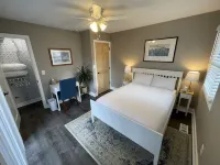 Spectacular Choice: Sleeps 6, Your Dog Welcome Too Hotel dekat House of Reptiles and Venomous Reptile Museum