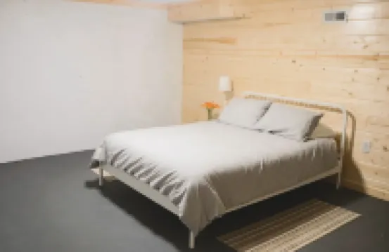 Gorgeous 5 Bedroom Log Home Less Than 5 Minutes From Chaumette And Charleville.