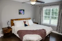 Rose of Sharon Home - 14 Min to Downtown Knoxville Hotels near Union Baptist Church