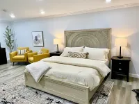 Lovely suite located on the property of a historic estate in Mena.