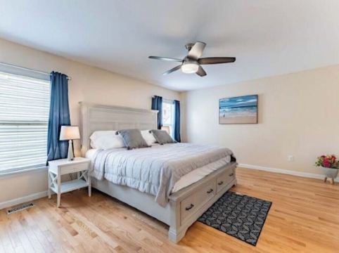 Perfect Getaway @ Cwe- Entire Home + Free Parking Near Fox, Universities & More!