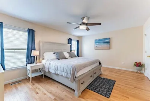 Perfect Getaway @ Cwe- Entire Home + Free Parking Near Fox, Universities & More!