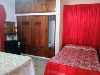 Casa Diana y Santos Room 1 Wifi and Laundry included Hotel a 