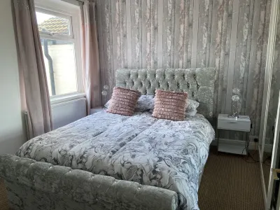 3 bedroom holiday cottage to rentIn withernsea east coast Hotels in der Nähe von The Emporium