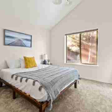 Beautiful | Hot Tub | Pet Friendly | Fenced Rooms